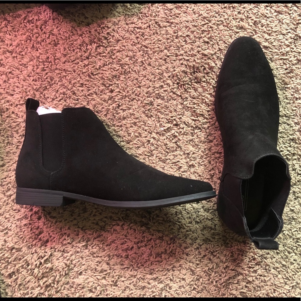 ASOS DESIGN chelsea boots in black faux suede